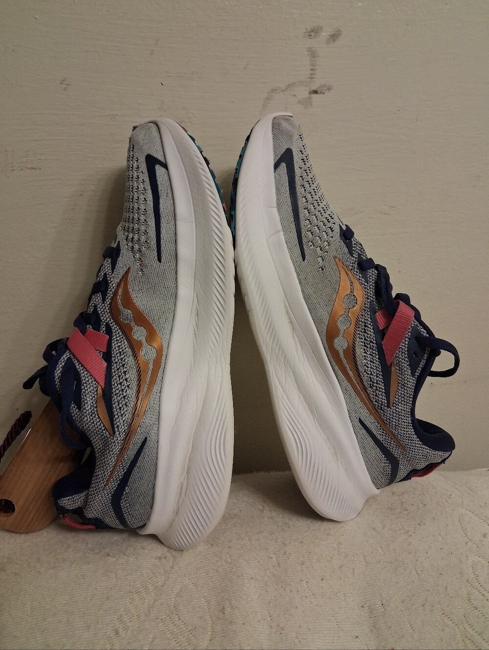 Womens Saucony RIDE FIFTEENW Gray & Navy Running Shoes Copper Accents Size 6.5